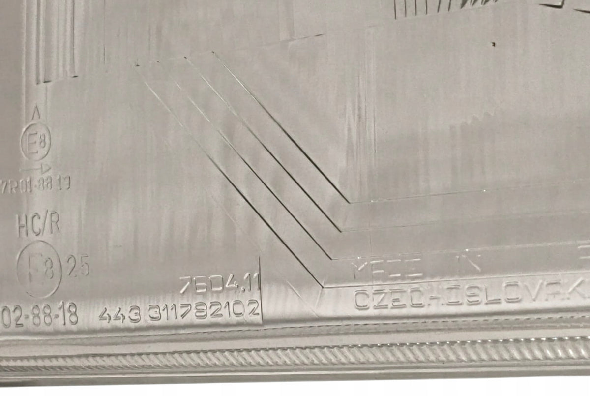 LAMPA REFLEKTOR LEWY LEWA SKODA FAVORIT FAWORIT PRZÓD PRZEDNIA CZECHY ORYG
