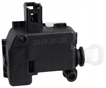SIŁOWNIK ZAMKA KLAPY TYLNEJ BAGAŻNIKA VW PASSAT B5 GOLF IV 4 MK4 1M0959781A