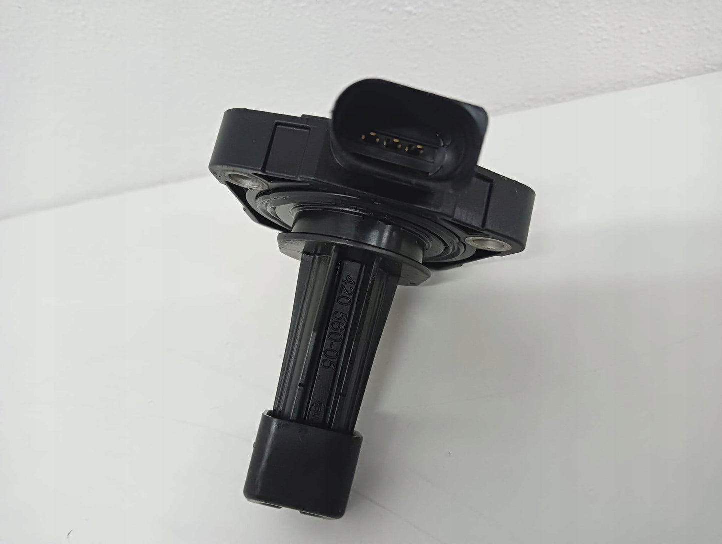 CZUJNIK POZIOMU OLEJU 03F907660E VW SKODA AUDI A3 8V A4 B8 A6 C7 1.8 2.0